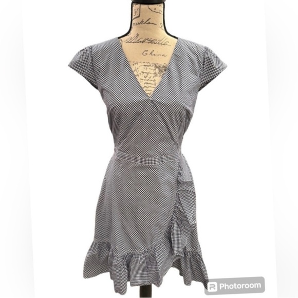 J. Crew Dresses & Skirts - J. Crew Gingham Dress Blue and White Womens Size 6 Cap Sleeve 100% Cotton Poplin